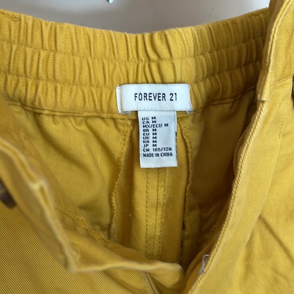 Forever 21 yellow pleated shorts, medium - Picture 3 of 3
